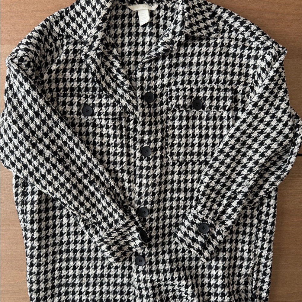 Cool and Versatile Black & White Houndstooth Button-Up Oversized Shirt Jacket